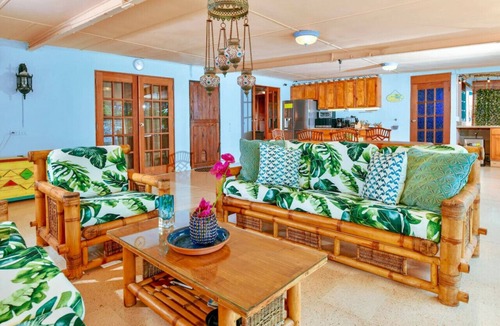 Savaneta House | NEW Listing - Beachfront Suite & Spacious Patio