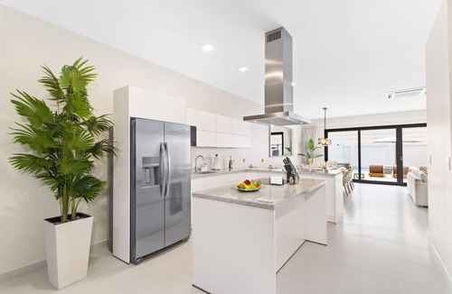 Malmok Villa | NEW Lux 4BR Villa w/Private Pool & Walk to Beach