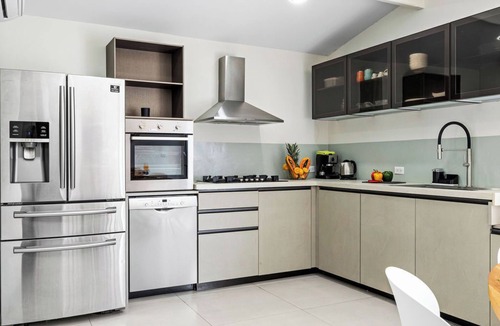 Ponton Villa | NEW Modern 3BR 3BA ~Private Pool ~CentrallyLocated