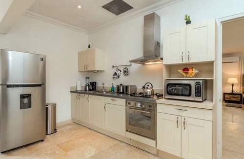 Malmok Apartment | NEW Premium Luxury 2BR 3BA Pool House