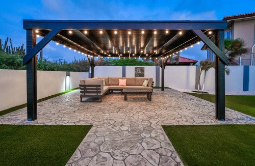 Opal Villa | New! Villa Luel