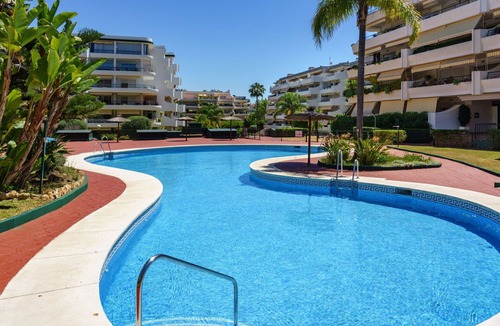 Guadalmina Apartment | Nice apartment for 4 guests with WIFI, pool, A/C, TV, terrace, pets allowed and parking