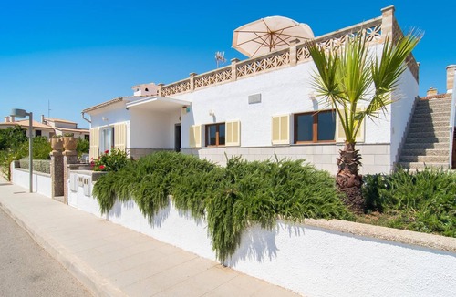 S'Illot-Cala Morlanda House | Nice home in SIllot Cala Morlanda with WiFi