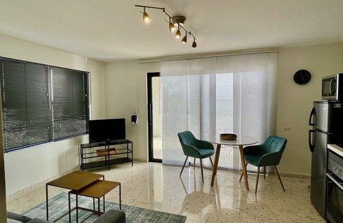 Oranjestad Condo | Oceanfront 1BDRCondo: 2x Queen-Beds|Pool|Full-Kitchen|SofaBed|Mini-Beach|Dock