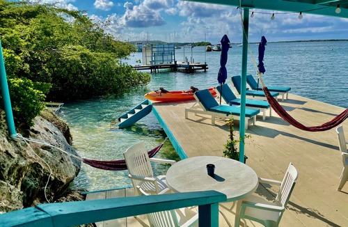 Oranjestad Condo | Oceanfront 1BDRCondo: 2x Queen-Beds|Pool|Full-Kitchen|SofaBed|Mini-Beach|Dock