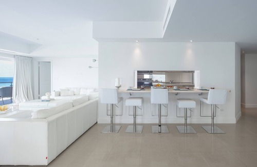 Aruba Condo | Oceanfront Penthouse with Private Rooftop Pool