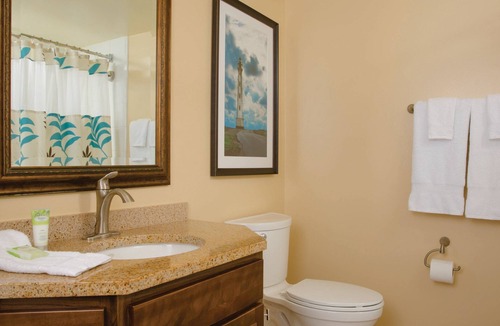 Palm Beach Villa | One bedroom condo with full kitchen available on the beach January 14 - 21, 2023