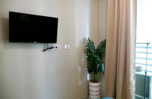 Salcedo Village Apartment | One Bedroom Unit for 3 - Salcedo Square near Trident