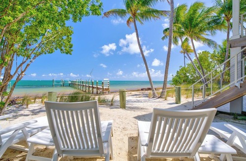 Marathon House | P04 - Beach Front Estate with Pool and 6 bedrooms