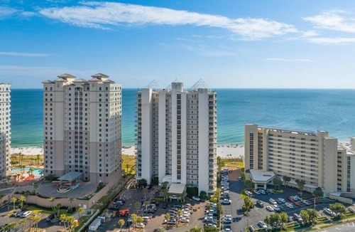 Ono Island Condo | Palacio 203 BeachFront!Best View&Amenities!2 Pools!HotTub!Near Dining!Pickleball