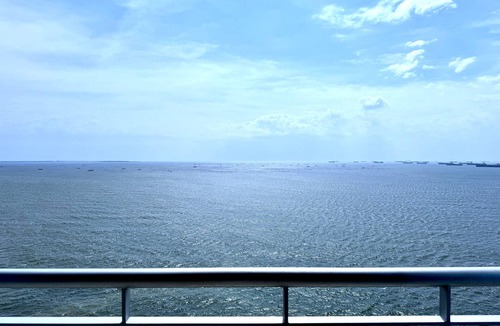 Tambo Condo | Panoramic Seaview near Airport Facing the Bay 14h