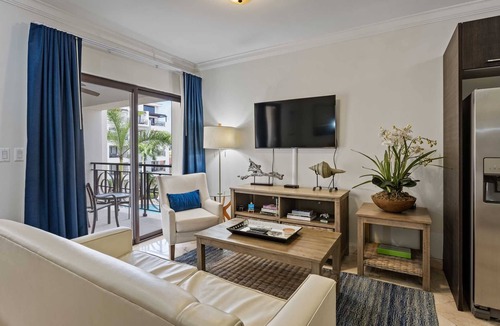 Washington Condo | PC301 - Pool View - Perfect for a couple - Close to Palm Beach - 1BR