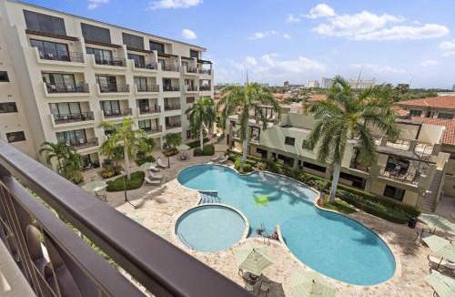 Washington House | PC406 - Pool View - 1 BR Perfect for a couple - Close to Palm Beach - 1BR