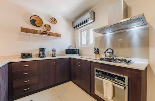 Tanki Leendert House | Peace and tranquility at the original Villa Aura