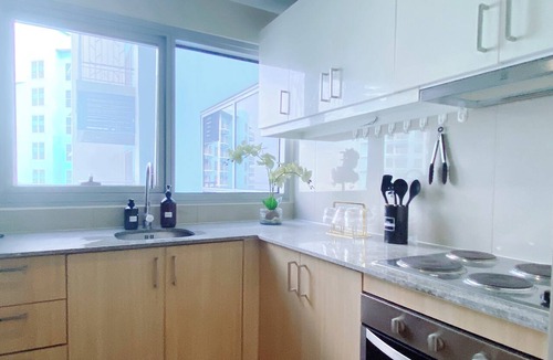 Tambo Apartment | Perfect Seaview 2 Bedrooms, Nearby Okada Casino, Solaire Casino, Airport & MOA