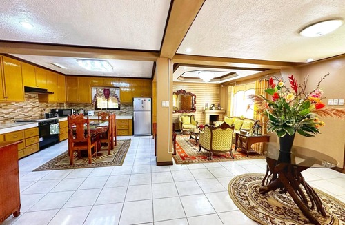 Baguio House | Phenomenal 6-bedroom house in charming Baguio for your stay