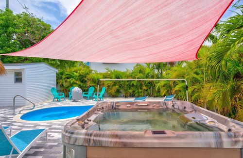 Little Venice House | Pool, Spa, 50’ Dock, Game Room & Tiki Hut!