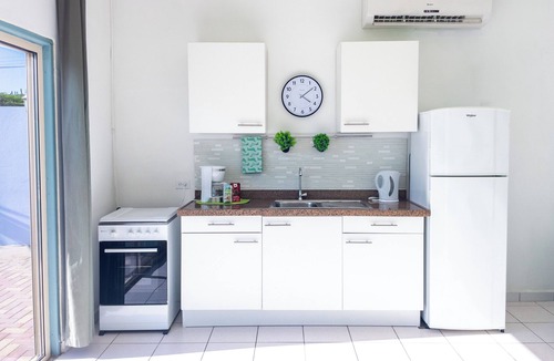 Opal Condo | PRIME LOCATION - 3 min from Ritz Carlton, Fast Wifi!