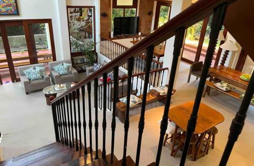 Canlubang House | Private and Spacious 4BR 4Bath Villa in Tagaytay , Gated, Near Picnic Grove