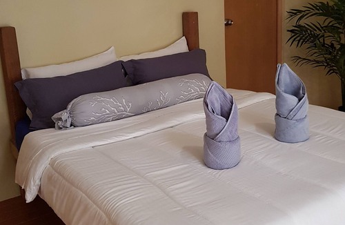 Catangnan House | Private Master Bedroom Suite