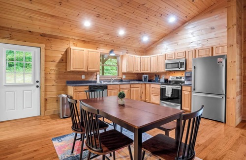 Vein Mountain Cabin | Private Mountain Cabin w/Hot Tub, Trails & Cozy Firepit