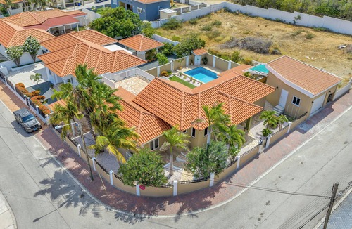 Sero Grandi House | Private Pool! Rooftop with Ocean View!