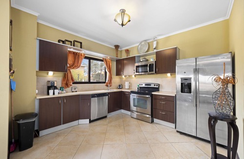 Gold Coast House | Private pool! *walking dist. to Aruba beaches*