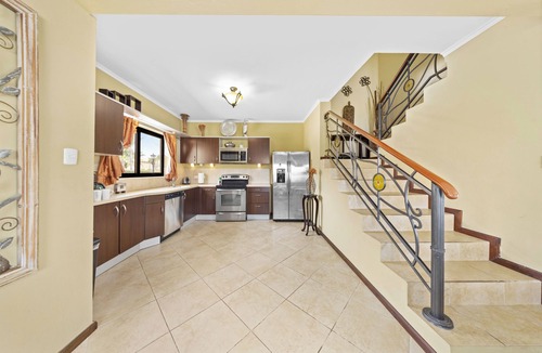 Gold Coast House | Private pool! *walking dist. to Aruba beaches*