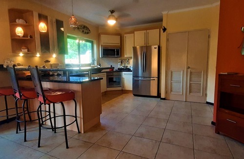 Gold Coast House | Quiet, Clean & Modern Townhouse at Gold Coast with 'Welcome Breakfast kit' incl.