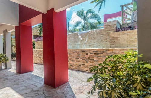 Boegoeroei Apartment | Quiet, Cozy & Central ~ Close to the Beach ~ Pool!