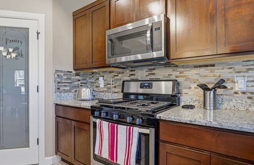Sunset House | Racetrack 3-bedroom house in adorable Sunland Park Near El Paso Small dogs OK