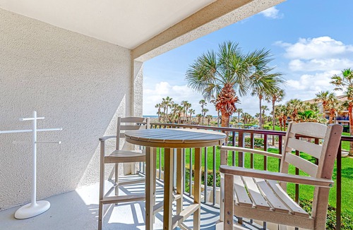 Surfcrest Village Condo | Recently updated resort condo with 2 pools, 2 balconies, ocean views, BBQ, & W/D