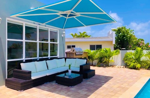 Esmeralda Villa | Romantic, Beautiful Sunsets w/Private Pool