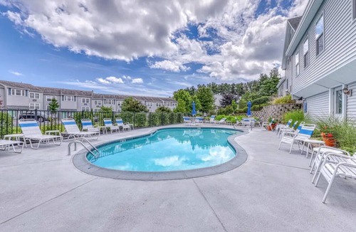 Ogunquit Condo | Second-floor, ocean-view condo w/ balcony & shared pool - walk to beach
