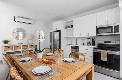Sabana Liber Villa | Serene "2 in 1" Oasis ~ 2 Pools ~ King Beds ~ BBQ!