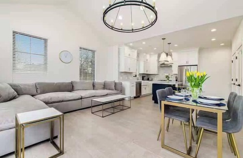 Italian Village House | Short North & Downtown & OSU | Near High Street | Free Parking | 5,800+ Reviews