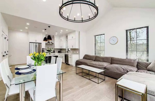Italian Village House | Short North & Downtown & OSU | Near High Street | Free Parking | 5,800+ Reviews