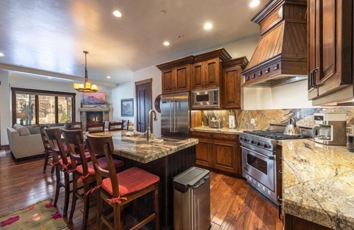 Park City Condo | Short walk to Frostwood Gondola. Hot tub access!!! - JL1107