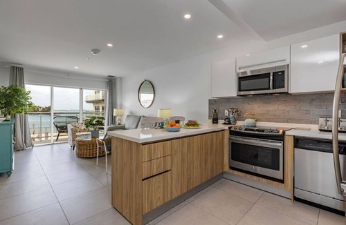 Oranjestad Condo | Sit Back, Relax.Your New View to the Harbor Awaits