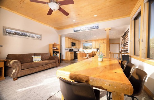 Salt Lake Mountain Resorts House | Slopeside Cabin by Cottonwood Lodging