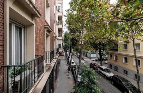 Cuatro Caminos Apartment | Spacious 186m² Apartment Near Santiago Bernabéu Stadium in Madrid
