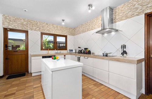 Ponton Villa | Spacious 4BR Villa~ Private Pool ~ Cozy ~ Location