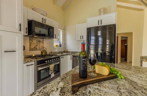 Noord Villa | Spacious 7BR 6BA Villa 2 Pools WalktoBeach