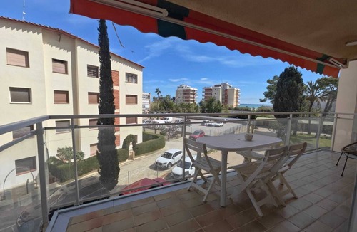 El Roc de Sant Gaieta Apartment | Spacious Apartment for 8 Near the Beach | Free Parking & WiFi
