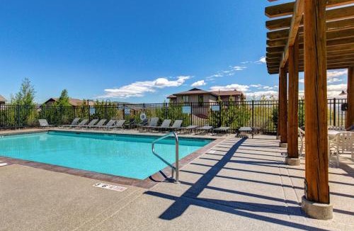 Bear Hollow Village House | Spacious condo with community pool & hot tub mountain views centrally located