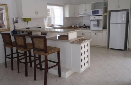San Miguel House | Spacious Eagle Beach House