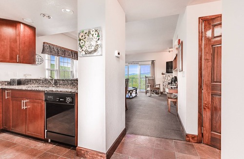Pigeon Forge Condo | Spacious Unit w/Beautiful Sunset Mountain Views Wraparound Balcony 4005