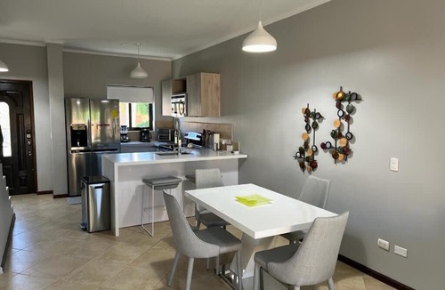 Gold Coast House | Special house in gold coast with private jacuzzi