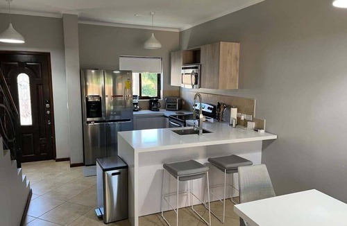 Gold Coast House | Special house in gold coast with private jacuzzi