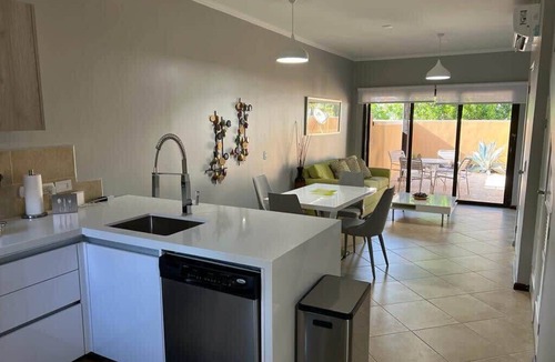 Gold Coast House | Special house in gold coast with private jacuzzi